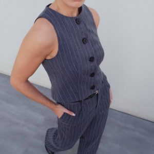 CHALECO EFECTO DENIM RAYA DIPLOMÁTICA