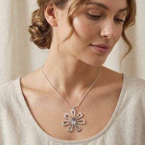 Daisy Bloom