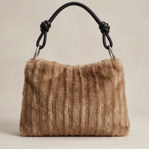 Bolso Hobo "Osito": Tacto Peluche y Attitude Urbana